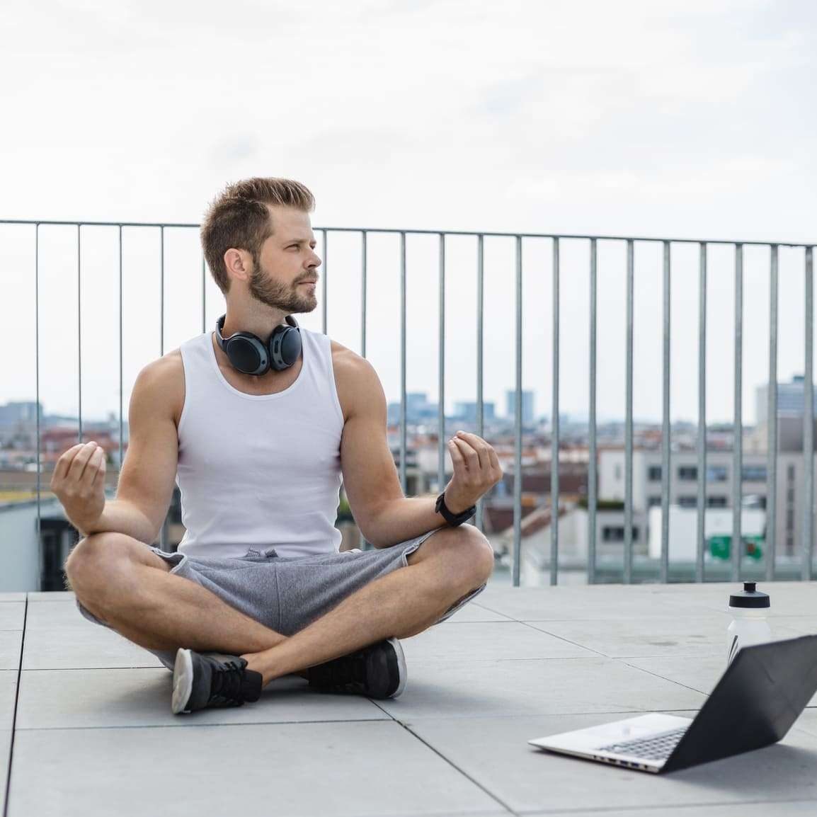 handsome-man-training-and-working-out-outdoors-2024-09-18-21-16-31-utc
